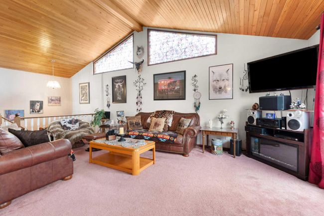 2 Carry Crescent Se, Home with 3 bedrooms, 1 bathrooms and 4 parking in Medicine Hat AB | Image 7