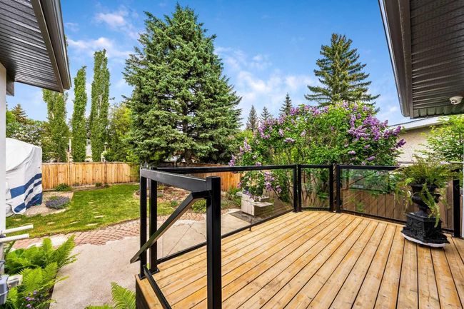 2328 Uxbridge Drive Nw, House other with 3 bedrooms, 3 bathrooms and 5 parking in Calgary AB | Image 21