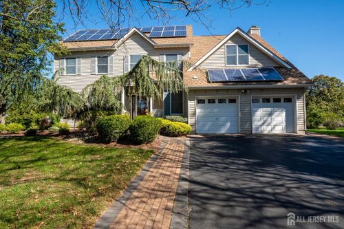 18 Lovell Dr, Plainsboro, NJ, 08536-2539 | Card Image