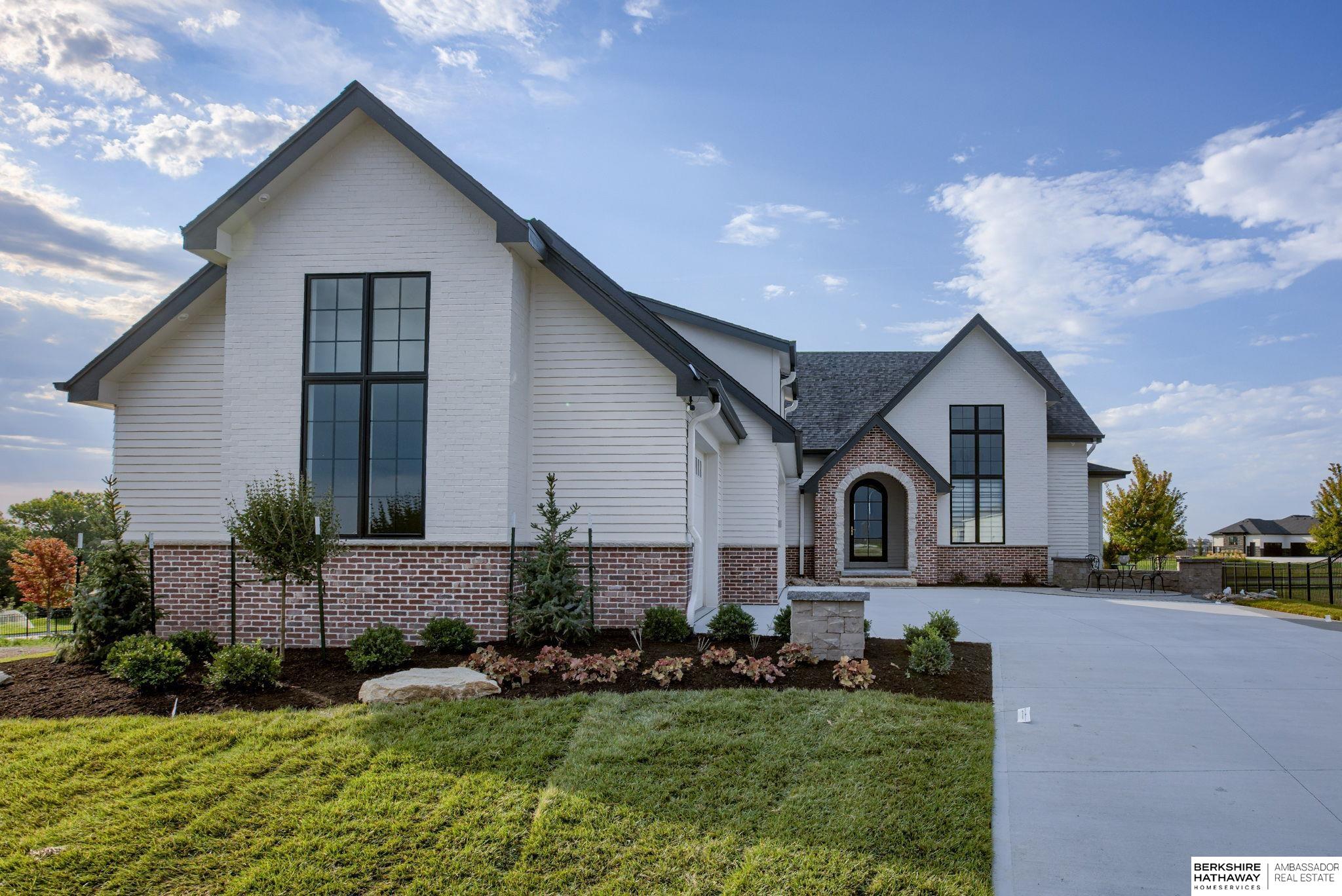 209th St, Elkhorn, NE 68022