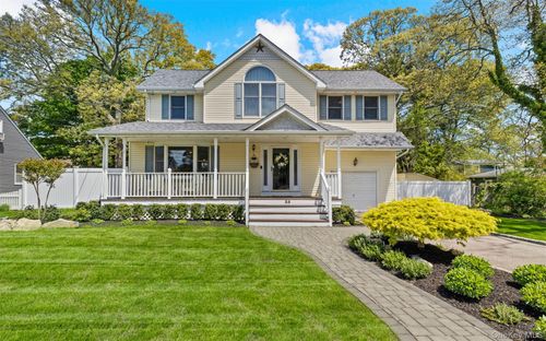 25 Bay 3rd St, Islip, NY, 11751-4407 | Card Image