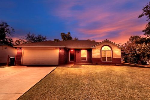201 W Jessup St, Alvarado, TX, 76009-3235 | Card Image