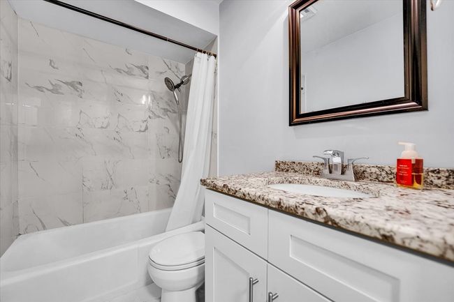 UNIT-114 - 3350 N Carriageway Dr, Condo with 2 bedrooms, 2 bathrooms and 1 parking in Arlington Heights IL | Image 16