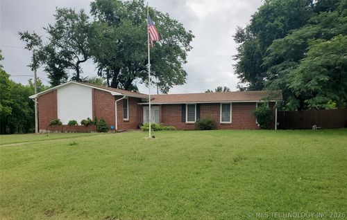 300 W Jackson Avenue, McAlester, OK, 74501 | Card Image