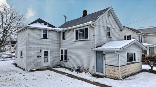 136 3rd St Sw, Strasburg, OH, 44680-1112 | Card Image