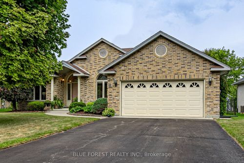 {{alt}} | Card Image