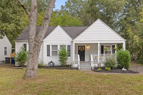 104 N Moore Rd, Chattanooga, TN, 37411-3918 | Card Image
