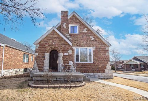 6136 Adkins Ave, Saint Louis, MO, 63116-2912 | Card Image