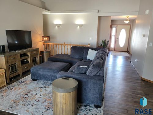 104 Lake Dr Drive, Wentworth, SD, 57075 | Card Image
