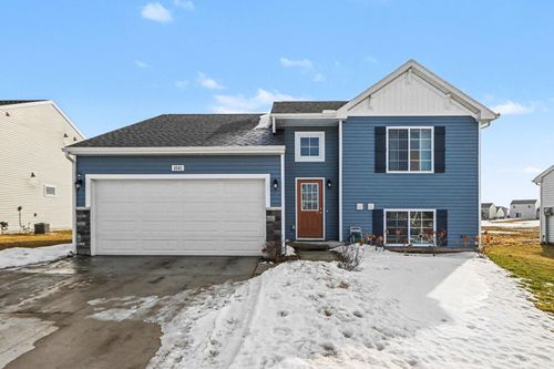 1041 Cooley Mill Ln, Vicksburg, MI, 49097-7717 | Card Image