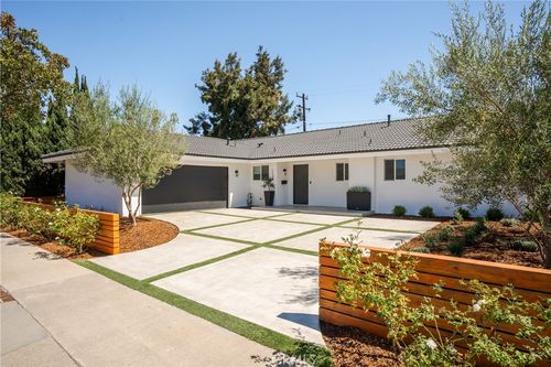 1133 El Camino Dr, Costa Mesa, CA, 92626-5528 | Card Image