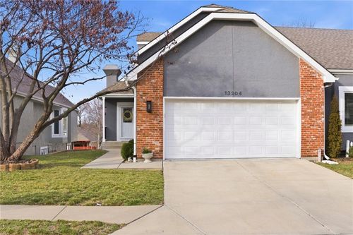 13204 W 85th Ct, Lenexa, KS, 66215-4548 | Card Image
