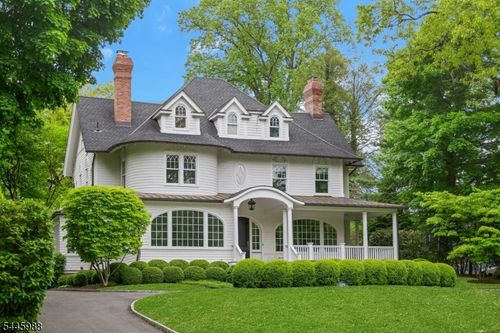 129 Hobart Ave, Summit, NJ, 07901-2928 | Card Image