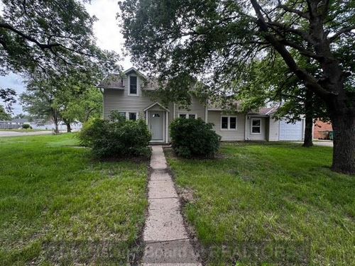 1806 N Broadwell Ave, Grand Island, NE, 68803-2754 | Card Image