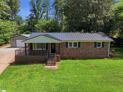 30 Dogwood Dr, Travelers Rest, SC, 29690-9415 | Card Image