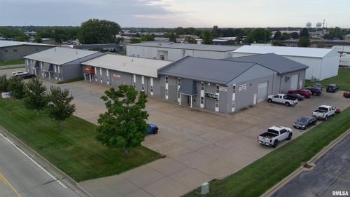 2200 W Townline Rd, Peoria, IL, 61615-1545 | Card Image