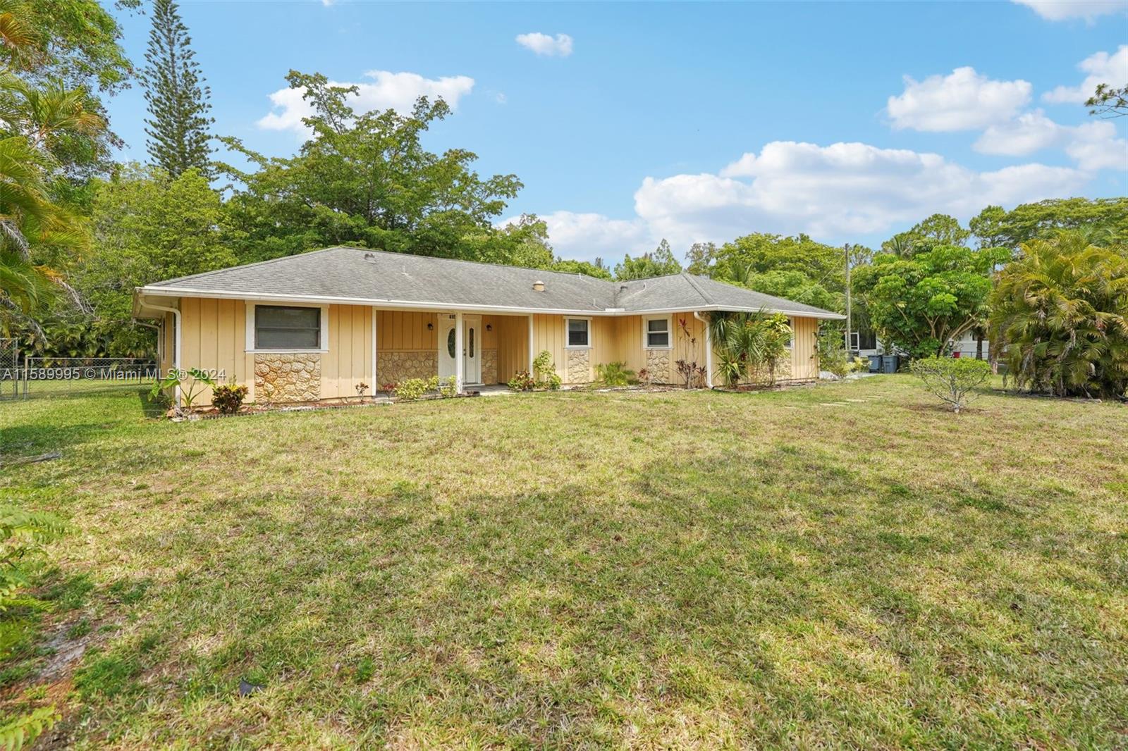 121st Ter, Royal Palm Beach, FL 33411