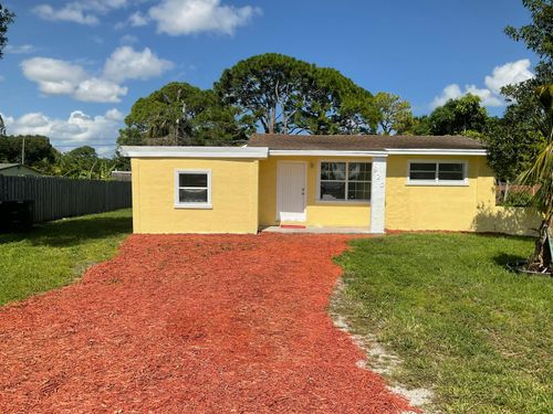 920 Revels Ln, Fort Pierce, FL, 34982-6658 | Card Image