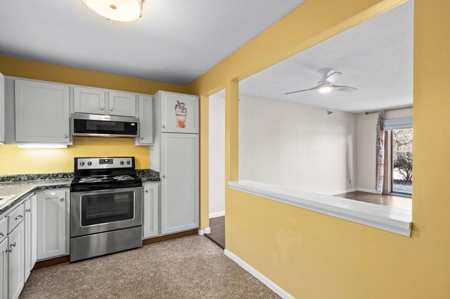 Eat in kitchen | Image 21