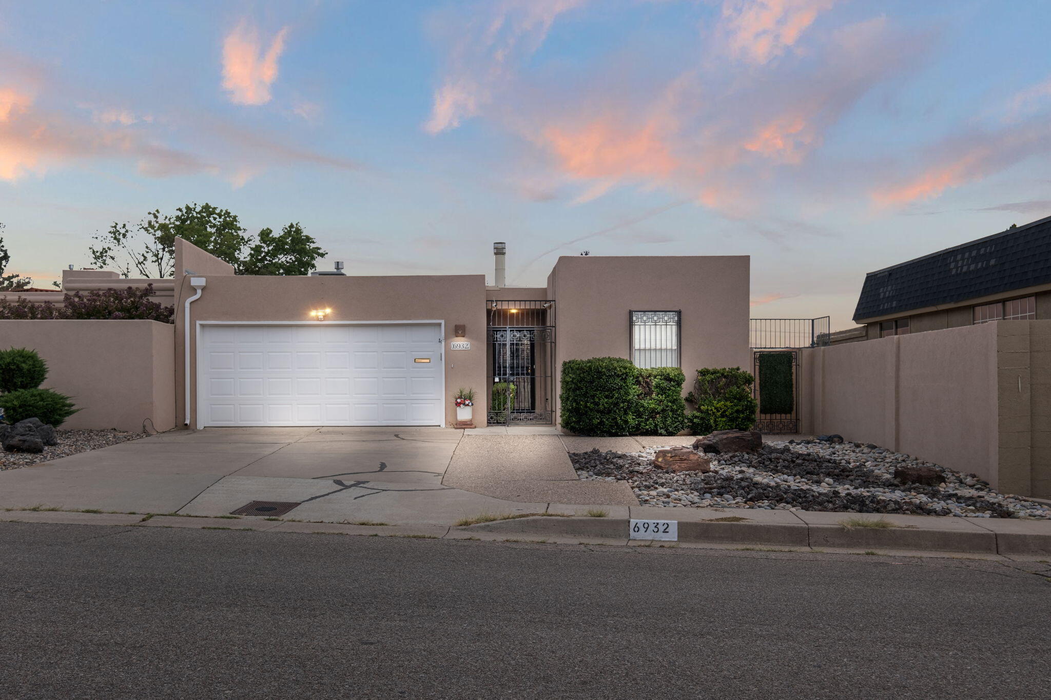 Kiowa Ave, Albuquerque, NM 87110