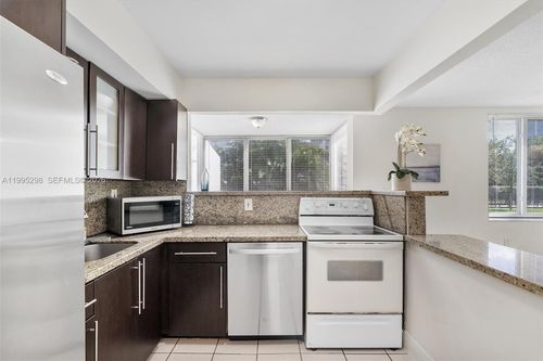 apt-158-250 180th Dr, Sunny Isles Beach, FL, 33160-5500 | Card Image