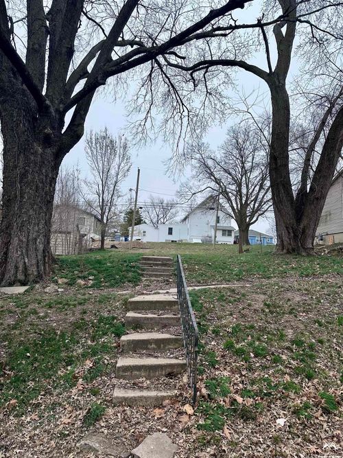 618 Locust St, Eudora, KS, 66025-9559 | Card Image