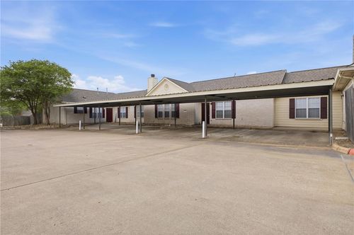 622 Holleman Dr, College Station, TX, 77840-4268 | Card Image