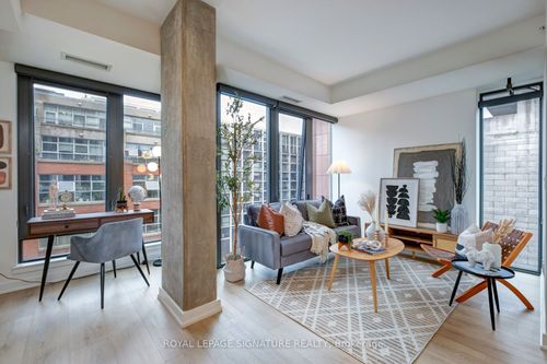 704-32 Camden St, Toronto, ON, M5V0G4 | Card Image