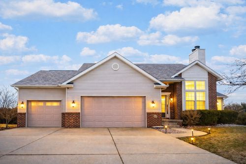 15 Greythorne Cir, Bloomington, IL, 61704-2923 | Card Image