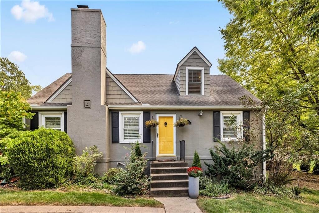 Willow Dr, Kansas City, MO 64116