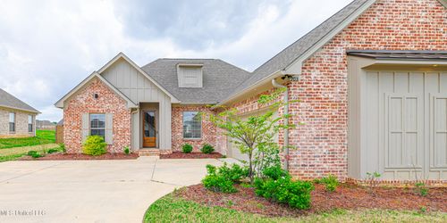 703 Summerfield Dr, Canton, MS, 39046-1259 | Card Image