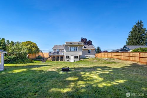 5011 Seahurst Ave, Everett, WA, 98203-3017 | Card Image