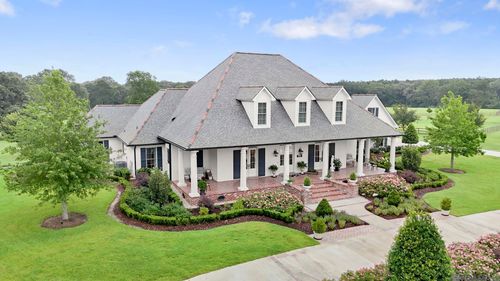 90103 Basil Ln, Saint Francisville, LA, 70775-4760 | Card Image
