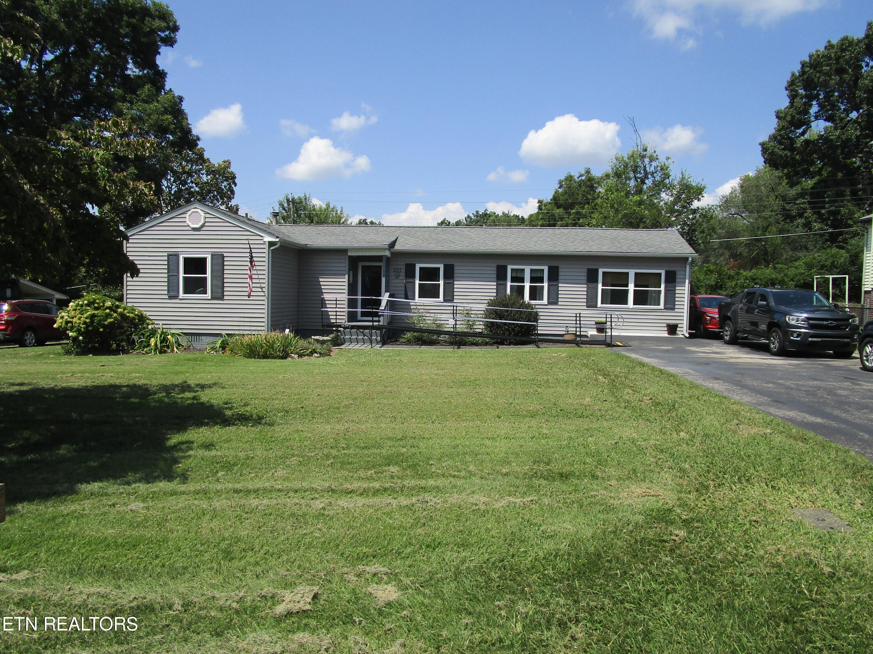 Patrick Ave, Maryville, TN 37804