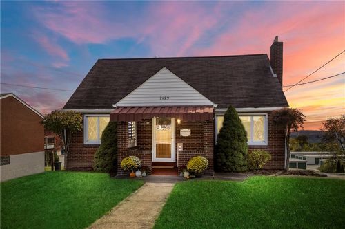 2129 Vermont Ave, West Mifflin, PA, 15122-3638 | Card Image