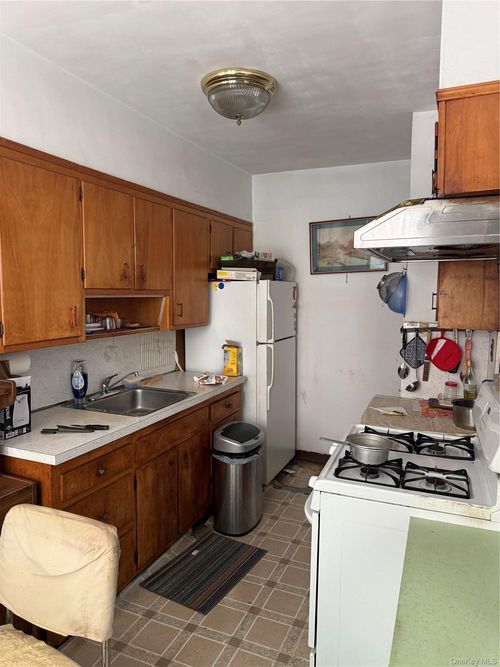 13438 Blossom Ave, Flushing, NY, 11355-4639 | Card Image