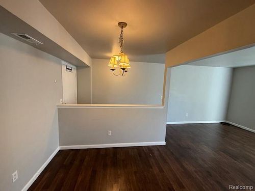 apt-68-43964 Freeway Dr, Sterling Heights, MI, 48313-1657 | Card Image