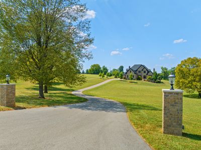 980 Chandamere Way, House other with 5 bedrooms, 6 bathrooms and null parking in Nicholasville KY | Image 2