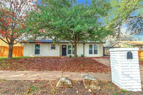 6300 Merriwood Dr, Austin, TX, 78745-4405 | Card Image