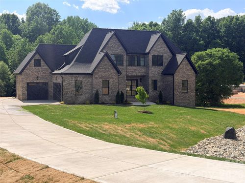 7701 Willowdale Dr, Waxhaw, NC, 28173-6040 | Card Image