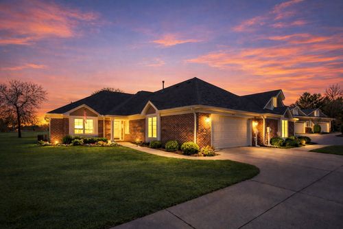 8810 Pointe Vista Dr, Victoria, MN, 55386-9530 | Card Image