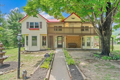 41 Oriskany Sq, Eagle Rock, VA, 24085-3464 | Card Image