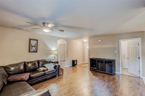 104 Richard Ln, Azle, TX, 76020-4417 | Card Image