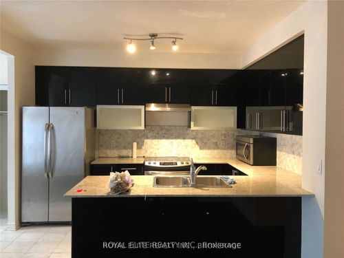 42-7 Brighton Pl, Thornhill, ON, L4J0H1 | Card Image