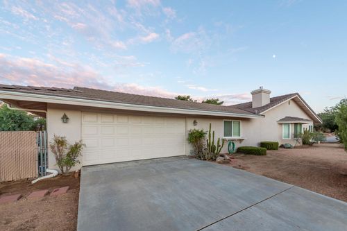 8395 Emerson Ave, Yucca Valley, CA, 92284-6261 | Card Image