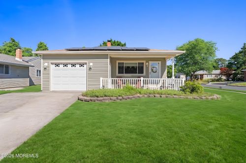 2 Biscayne St, Toms River, NJ, 08757-3727 | Card Image