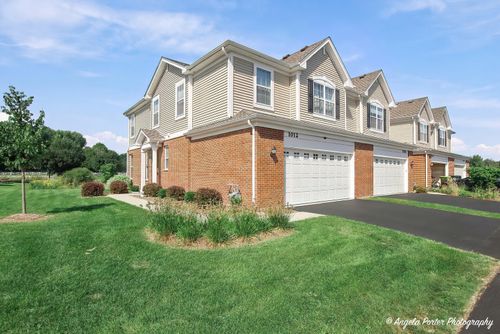 1012 Draper Rd, McHenry, IL, 60050-7201 | Card Image