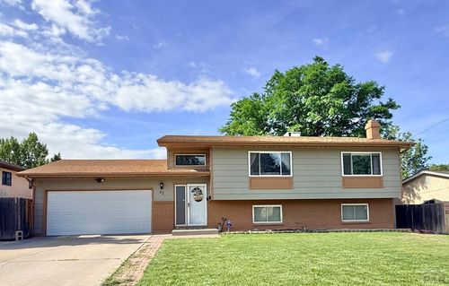 32 Apollo Ln, Pueblo, CO, 81001-1308 | Card Image