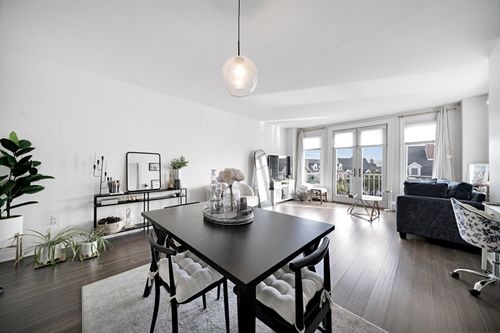 33-204 Shearwater Ct, Jersey City, NJ, 07305-5418 | Card Image