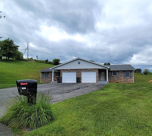 330 Jones Ln, Abingdon, VA, 24210-2466 | Card Image